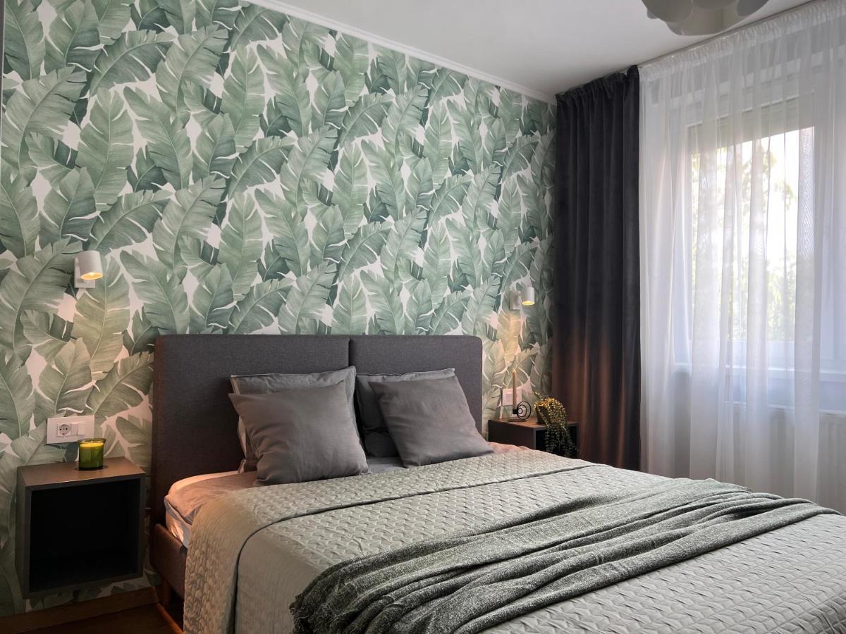 Riverside Jungle Green Apartment Oradea Exteriör bild