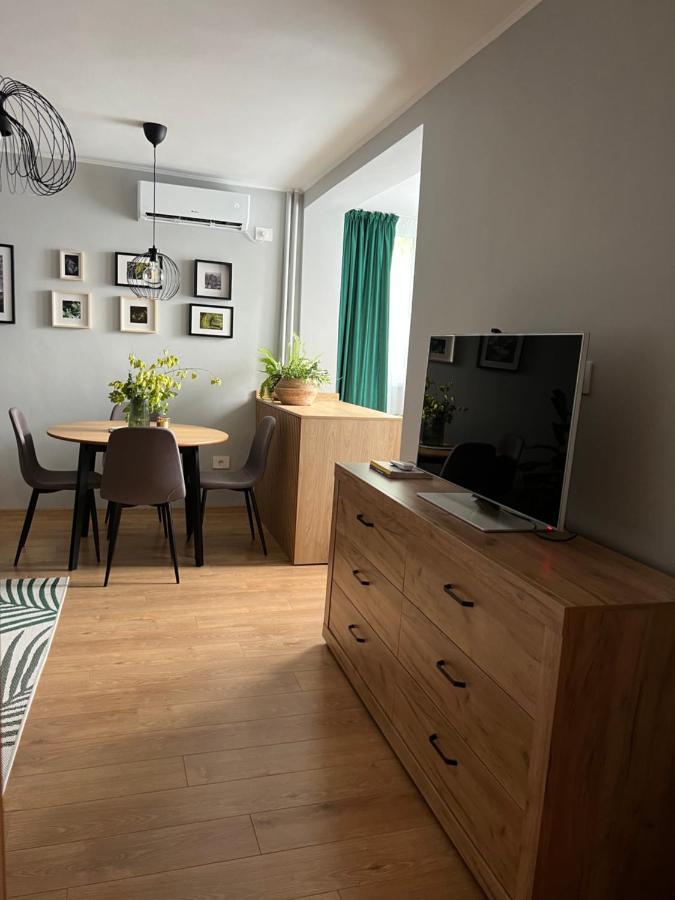 Riverside Jungle Green Apartment Oradea Exteriör bild